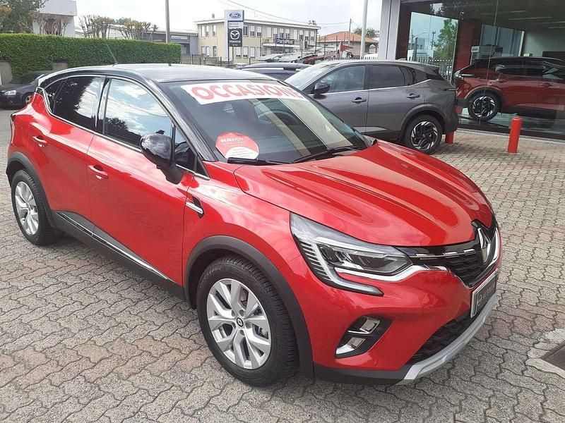 Usata Renault Captur Business 94 CV (69 kW) 2021 Rosso SUV