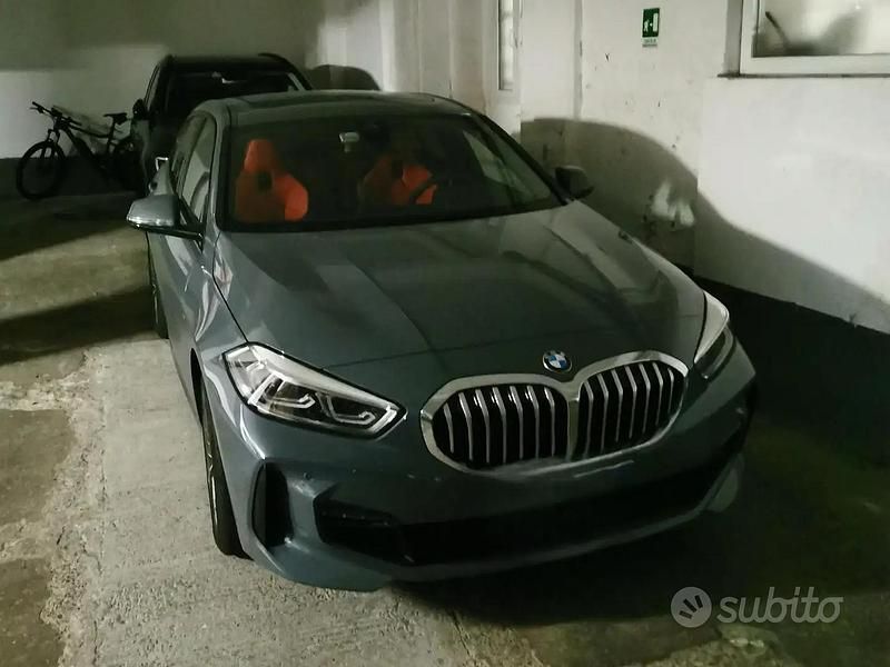 Usata BMW 120 M Sport 190 CV (139 kW) 2020 Grigio Utilitaria
