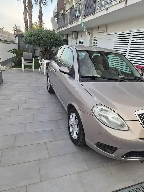 Usata Lancia Ypsilon 75 CV (55 kW) 2009 Utilitaria