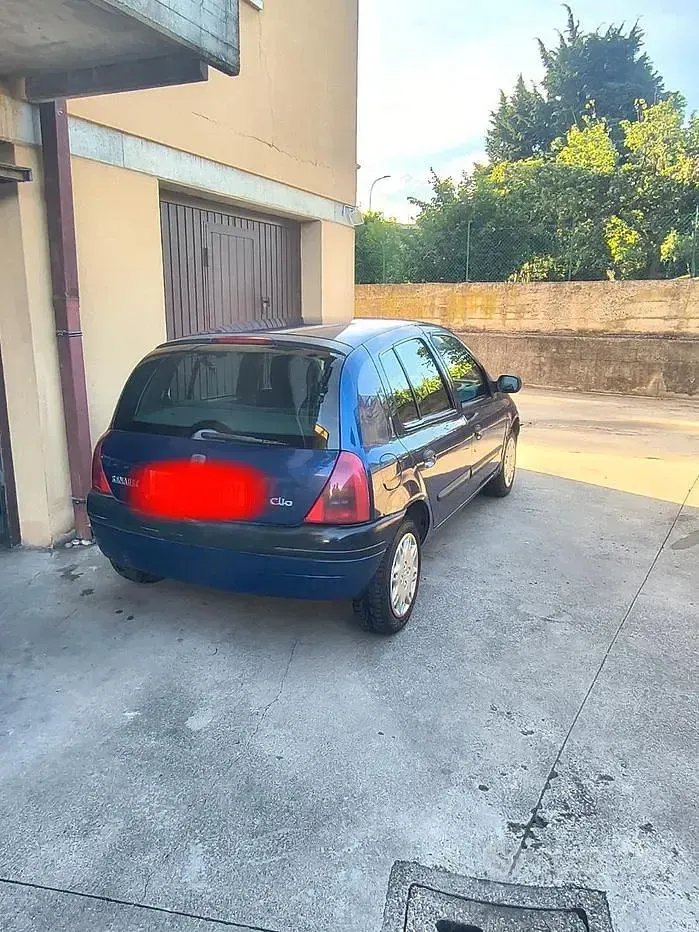 Usata Renault Clio II 75 CV (55 kW) 1998 Bluazzurro Berlina