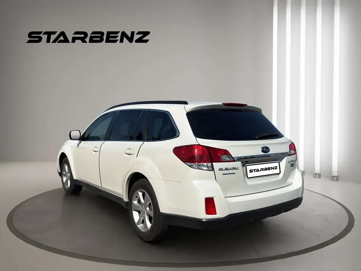 Usata Subaru Outback 150 CV (110 kW) 2014 Bianco Station wagon