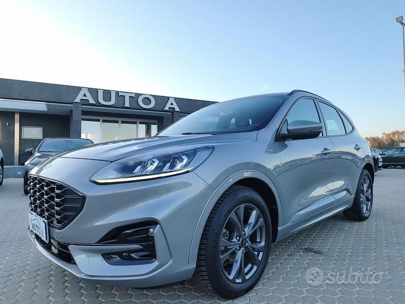 Usata Ford Kuga ST-Line 120 CV (88 kW) 2022 Grigio SUV