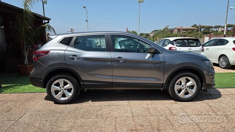 Usata Nissan Qashqai Acenta 116 CV (85 kW) 2020 Grigio SUV