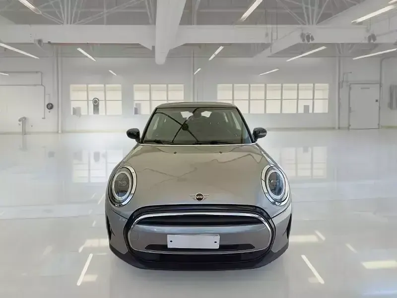 Usata Mini Cooper Classic 135 CV (99 kW) 2023 Utilitaria