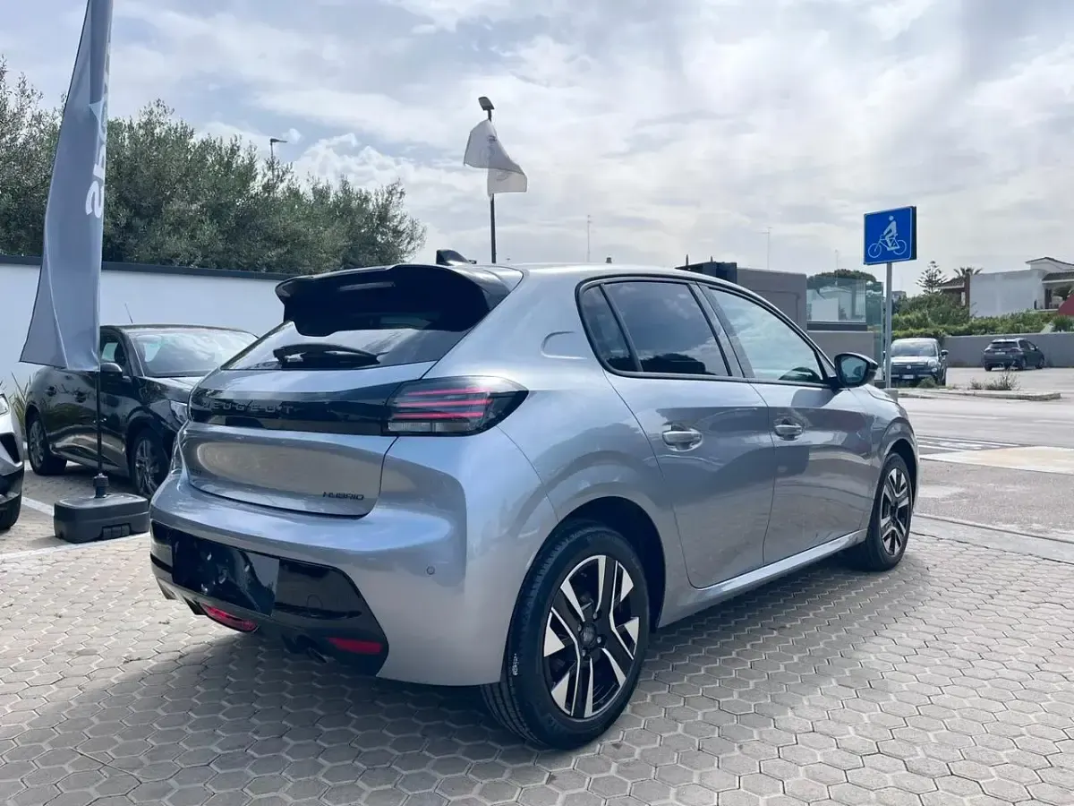 Nuova Peugeot 208 Allure 100 CV (73 kW) 2026 Grigio Utilitaria