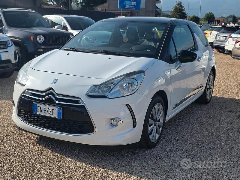 Bianco Usata 2012 Citroën DS3 Due volumi | 5300 € (Buon prezzo) - Immagine 1/4