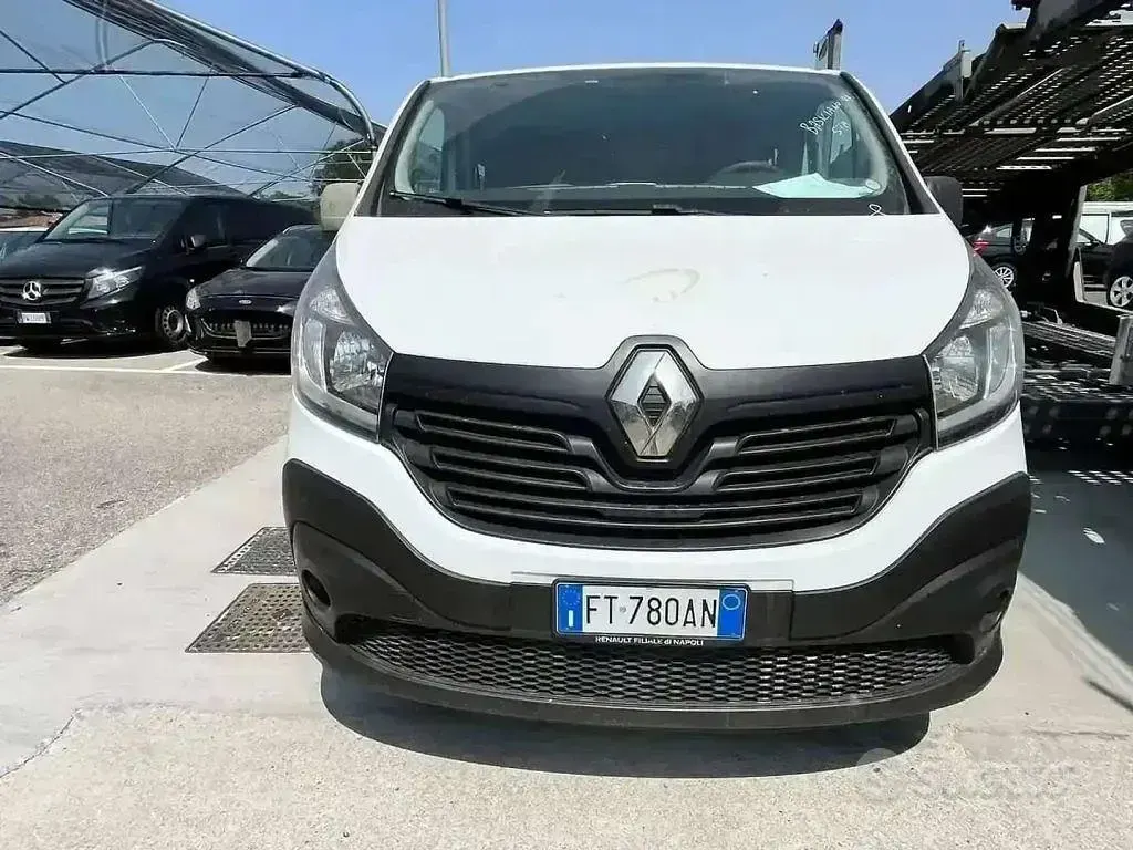 Begagnad Renault Trafic 125 HK (91 kW) 2018 Vit Minibuss