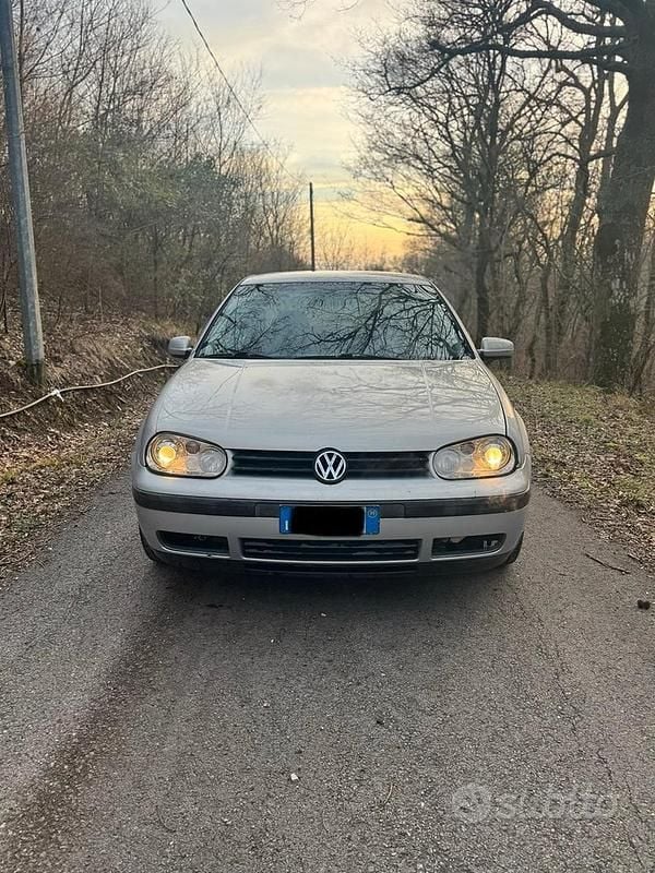 Usata VW Golf IV 90 CV (66 kW) 1999 Grigio Berlina