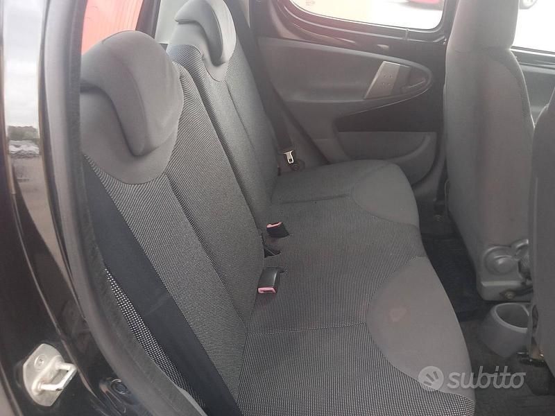 Usata Peugeot 107 68 CV (50 kW) 2007 Nero Utilitaria
