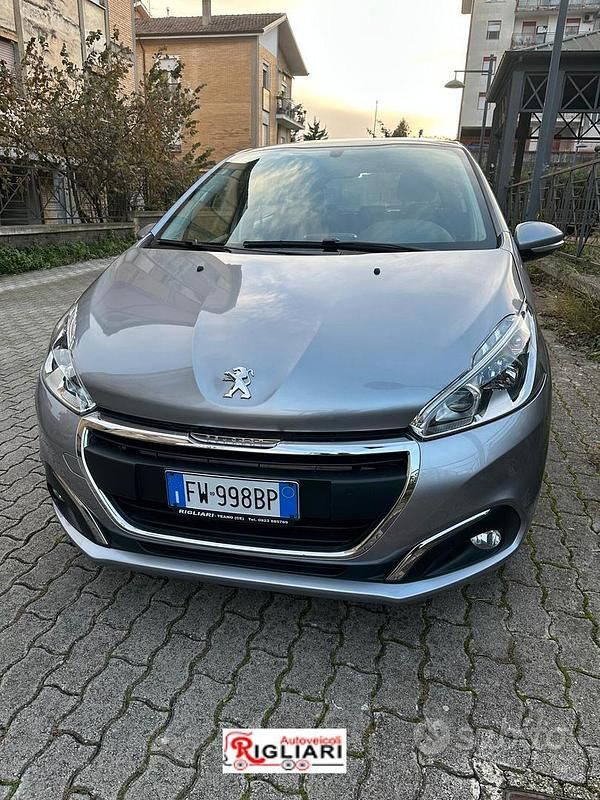 Usata Peugeot 208 Active 83 CV (61 kW) 2019 Grigio Utilitaria