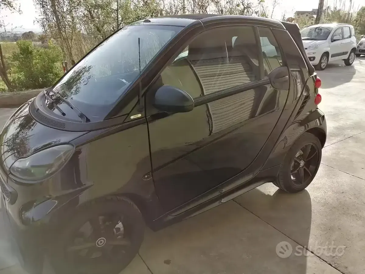 Usata Smart ForTwo Cabrio 54 CV (39 kW) 2011 Nero Cabrio