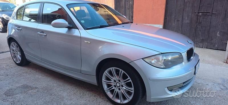 Usata BMW 116 115 CV (84 kW) 2009 Grigio Utilitaria