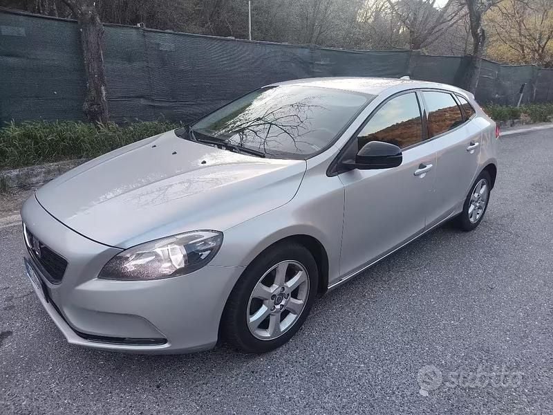 Usata Volvo V40 115 CV (84 kW) 2013 Grigio Berlina