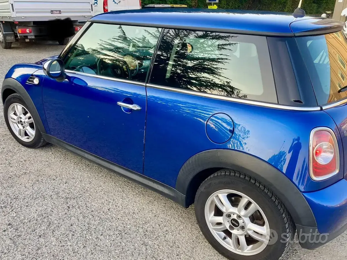 Usata Mini ONE 75 CV (55 kW) 2012 Bluazzurro Utilitaria