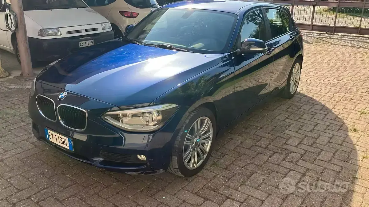 Usata BMW 118 143 CV (105 kW) 2015 Bluazzurro Utilitaria