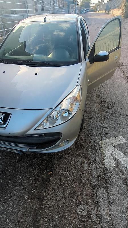 Usata Peugeot 206 68 CV (50 kW) 2010 Grigio Utilitaria
