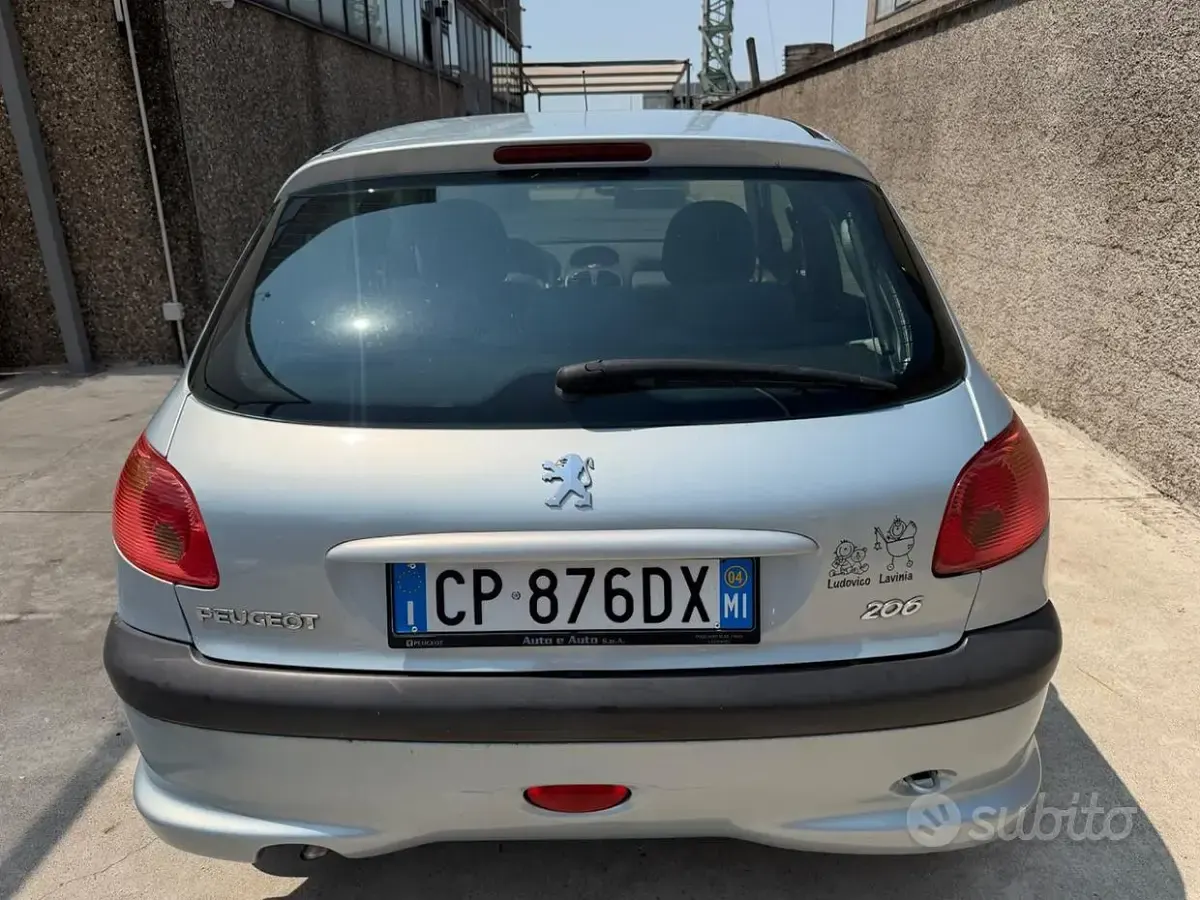 Usata Peugeot 206 88 CV (64 kW) 2004 Bluazzurro Berlina
