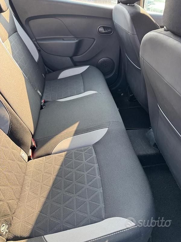 Usata Dacia Sandero 75 CV (55 kW) 2015 Nero Utilitaria