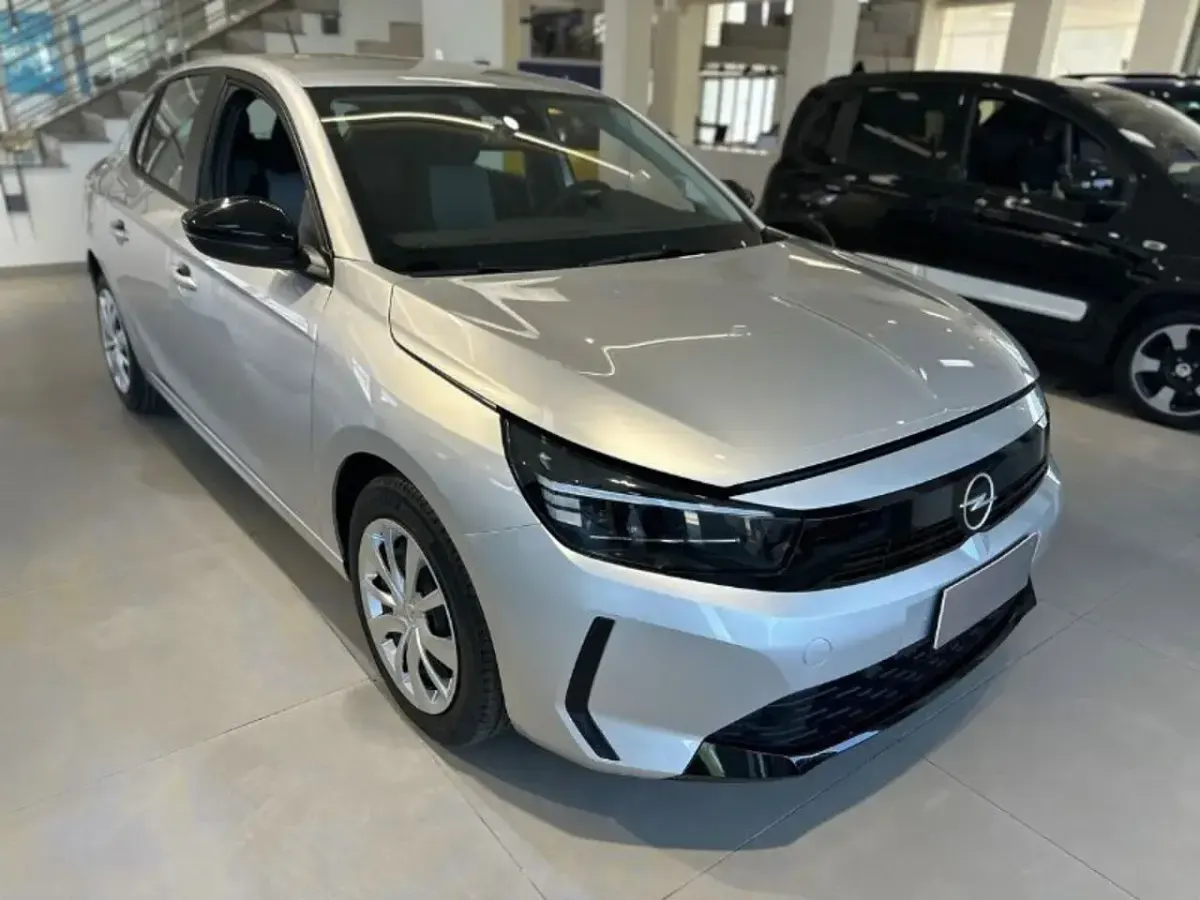 Usata Opel Corsa Edition 75 CV (55 kW) 2023 Argento Utilitaria