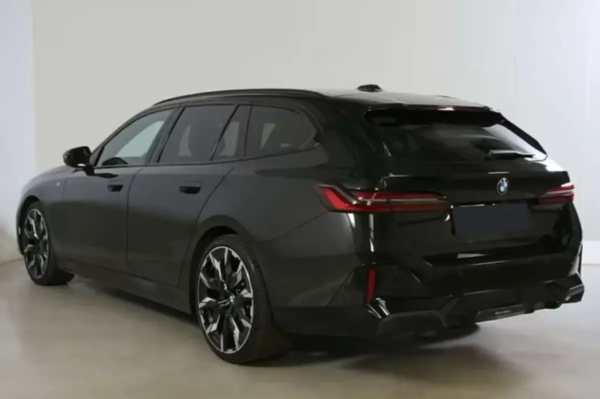 Usata BMW 540 M Sport 286 CV (210 kW) 2025 Nero Station wagon
