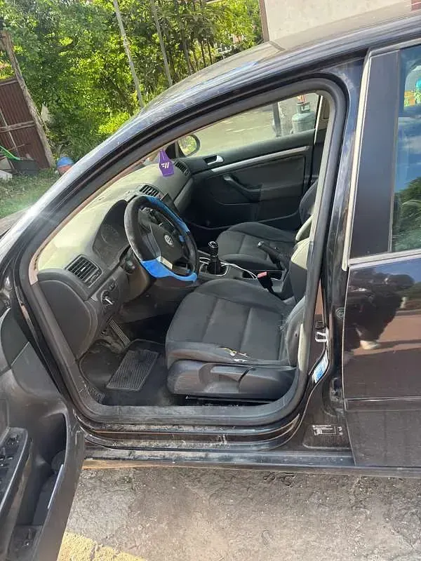 Begagnad VW Golf V Comfortline 105 HK (77 kW) 2007 Svart Sedan