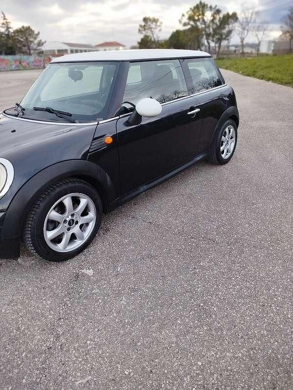 Begagnad Mini ONE 95 HK (69 kW) 2007 Halvkombi