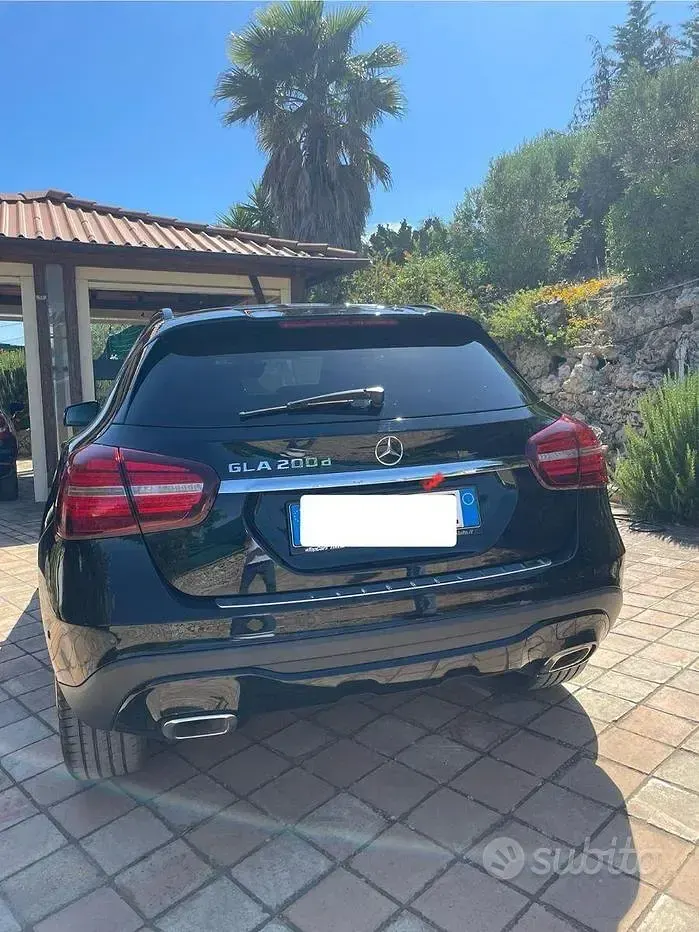 Usata Mercedes GLA200 136 CV (100 kW) 2019 Nero SUV