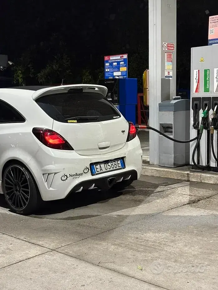 Usata Opel Corsa OPC 192 CV (141 kW) 2010 Utilitaria
