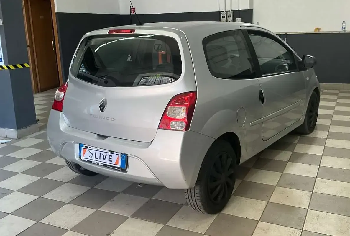 Usata Renault Twingo Dynamique 76 CV (55 kW) 2010 Utilitaria