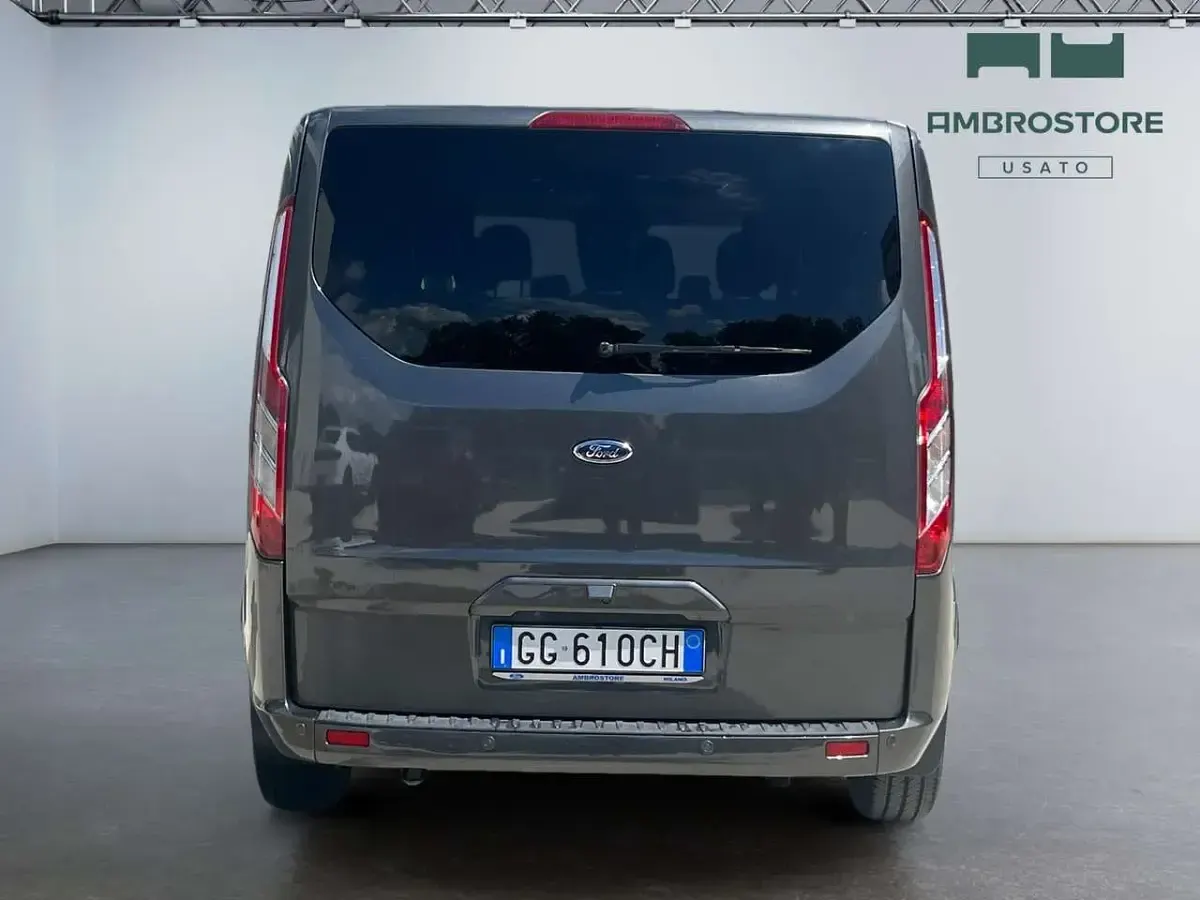 Usata Ford Tourneo Custom 185 CV (136 kW) 2021 Magnetic grey Furgone