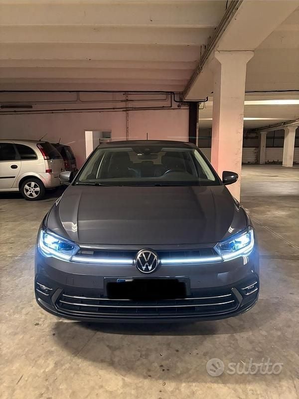 Grigio Usata 2021 VW Polo Utilitaria | 16.500 € (Buon prezzo) - Immagine 1/4