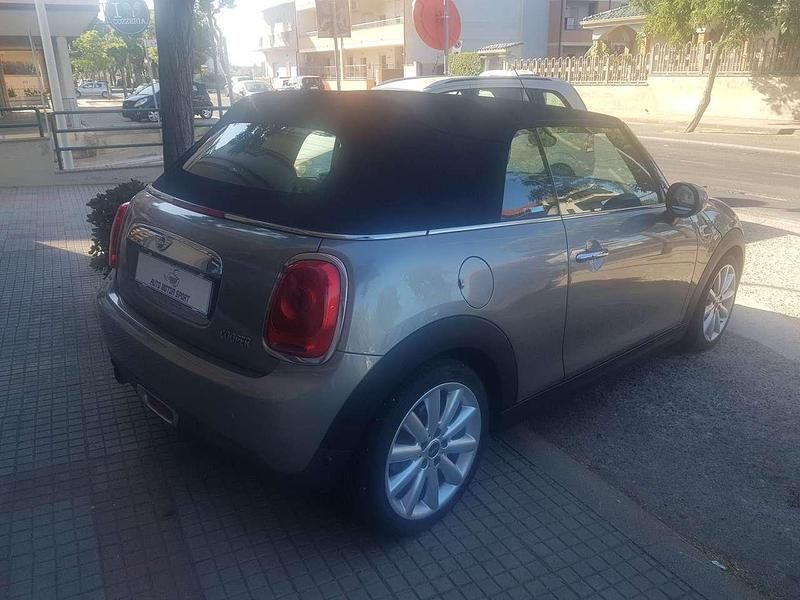 Usata Mini Cooper Cabriolet 136 CV (100 kW) 2017 Grigio metallizzato Cabrio