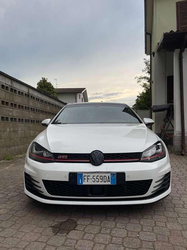 Usata VW Golf VII GTI 230 CV (169 kW) 2016 Berlina