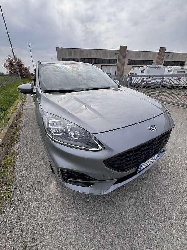 Usado Ford Kuga ST-Line 152 CV (111 kW) 2023 SUV