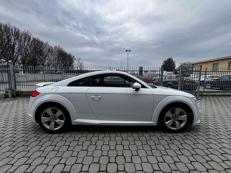 Second-hand Audi TT Ambiente 197 CP (144 kW) 2020 Alb Coupe