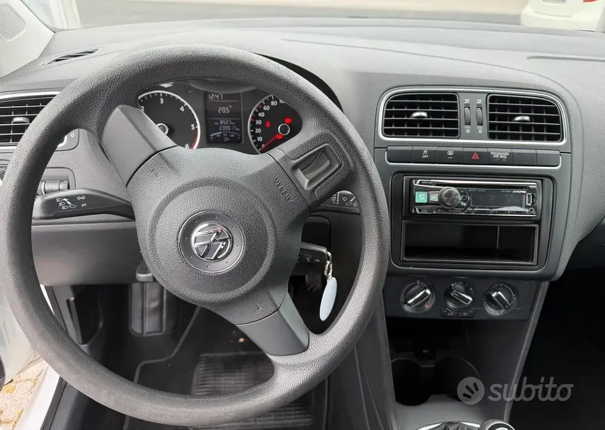 Usata VW Polo Trendline 75 CV (55 kW) 2014 Bianco Berlina