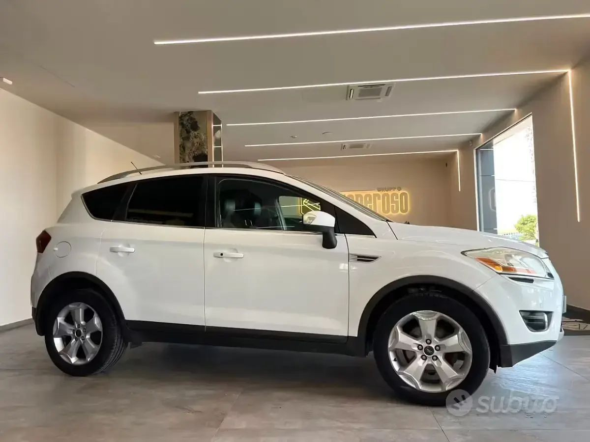 Usata Ford Kuga 163 CV (119 kW) 2012 Bianco SUV