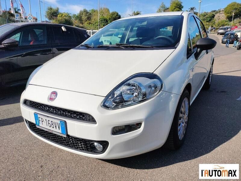 Bianco Usata 2018 Fiat Punto Street Utilitaria | 9900 € (Molto cara) - Immagine 1/4