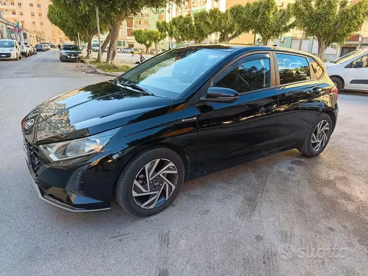 Usata Hyundai i20 100 CV (73 kW) 2024 Nero Utilitaria