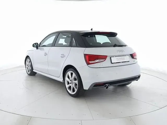 Usata Audi A1 Sportback Sport 95 CV (69 kW) 2018 Bianco ghiaccio metallizzato Utilitaria