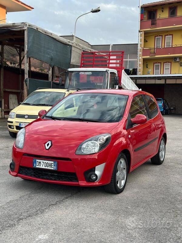 Usata Renault Twingo Initiale 64 CV (47 kW) 2008 Rosso Utilitaria