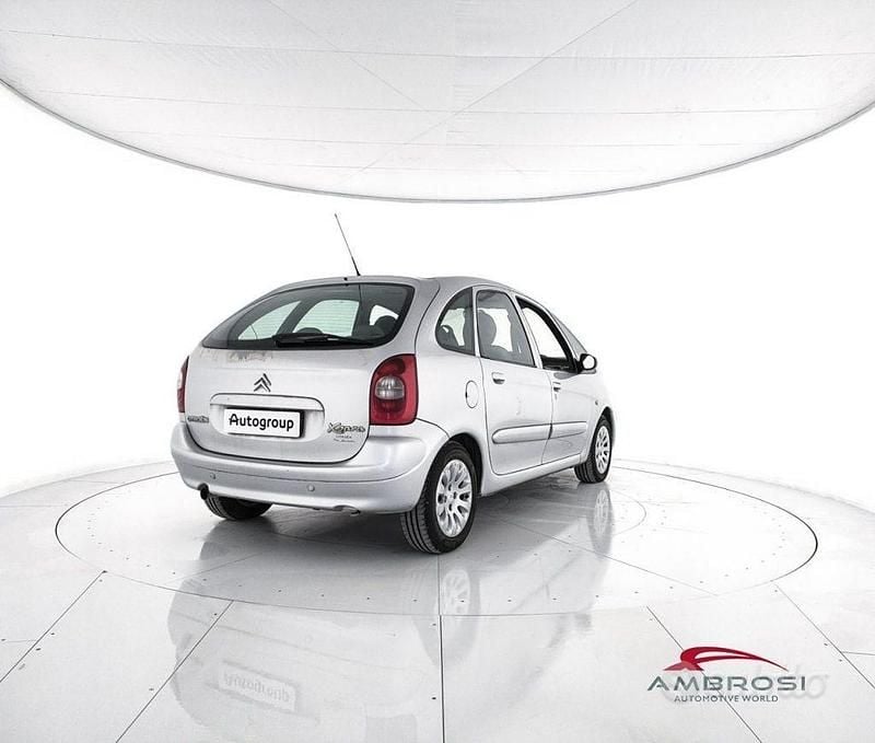 Usata Citroën Xsara Picasso Elegance 90 CV (66 kW) 2002 Grigio Monovolume