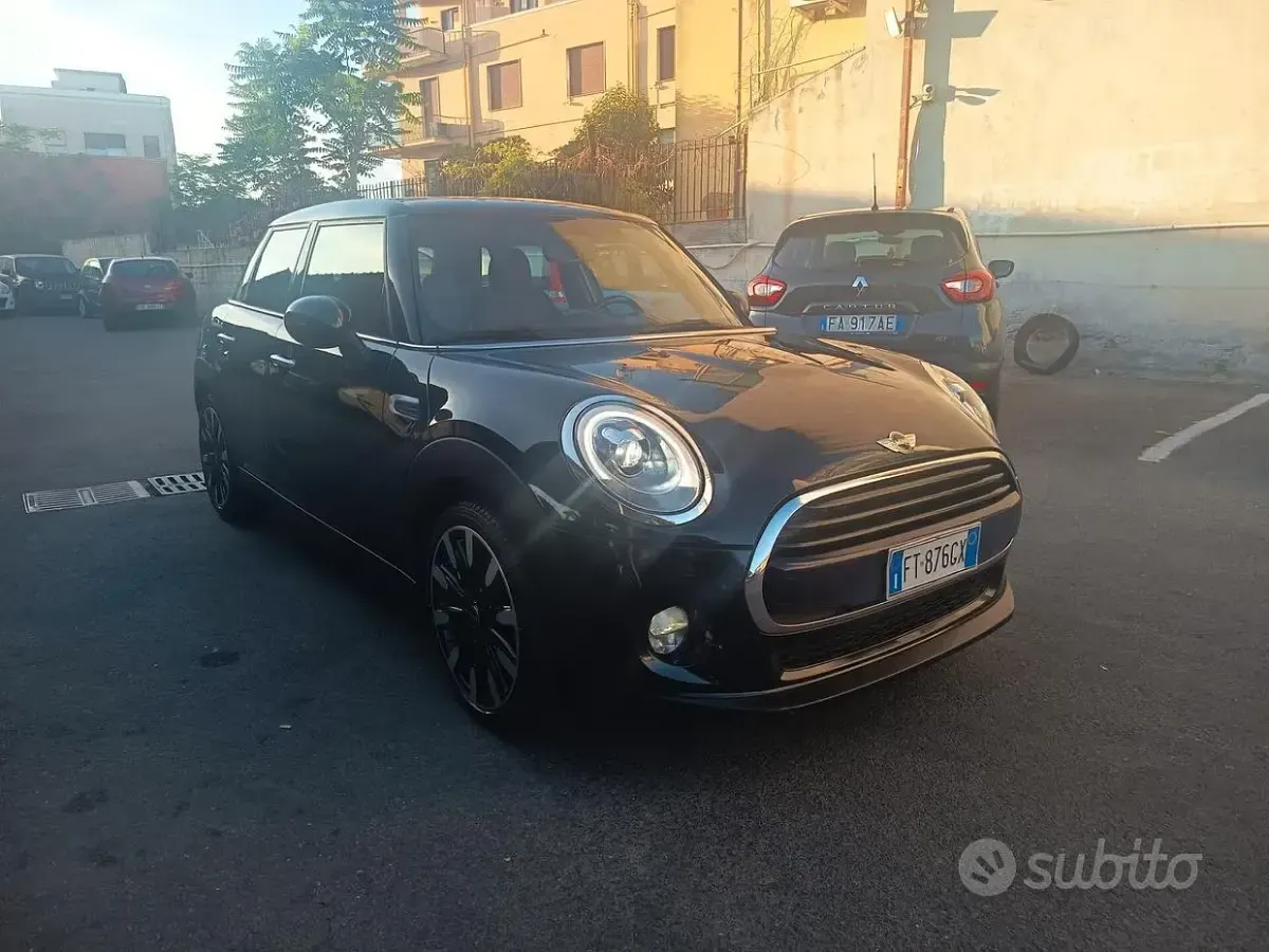 Usata Mini Cooper D Hype 116 CV (85 kW) 2018 Nero Utilitaria
