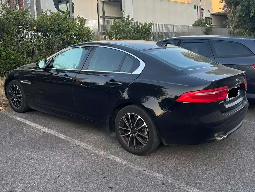 Usata Jaguar XE Prestige 179 CV (131 kW) 2017 Nero Berlina