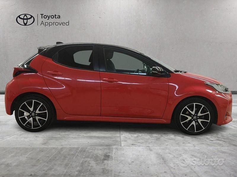 Usata Toyota Yaris Hybrid 92 CV (67 kW) 2020 Rosso Berlina