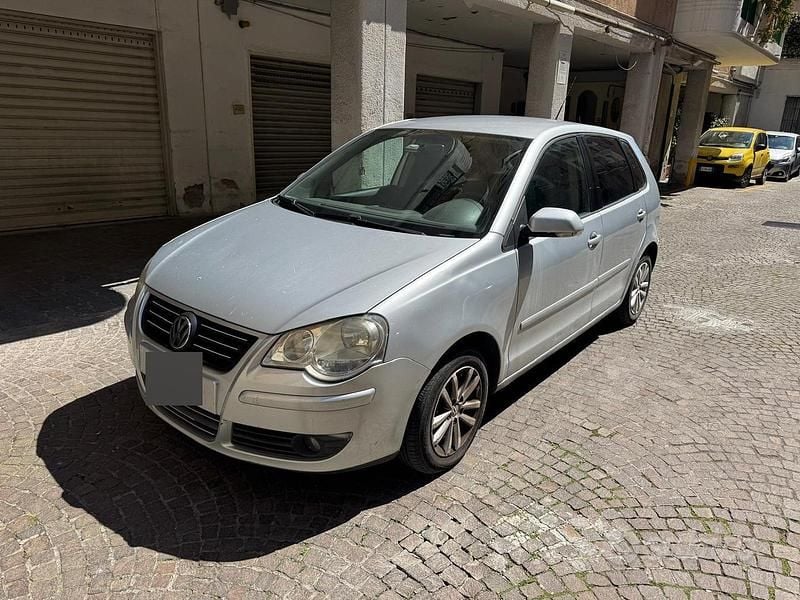 Usata VW Polo 70 CV (51 kW) 2008 Grigio Utilitaria