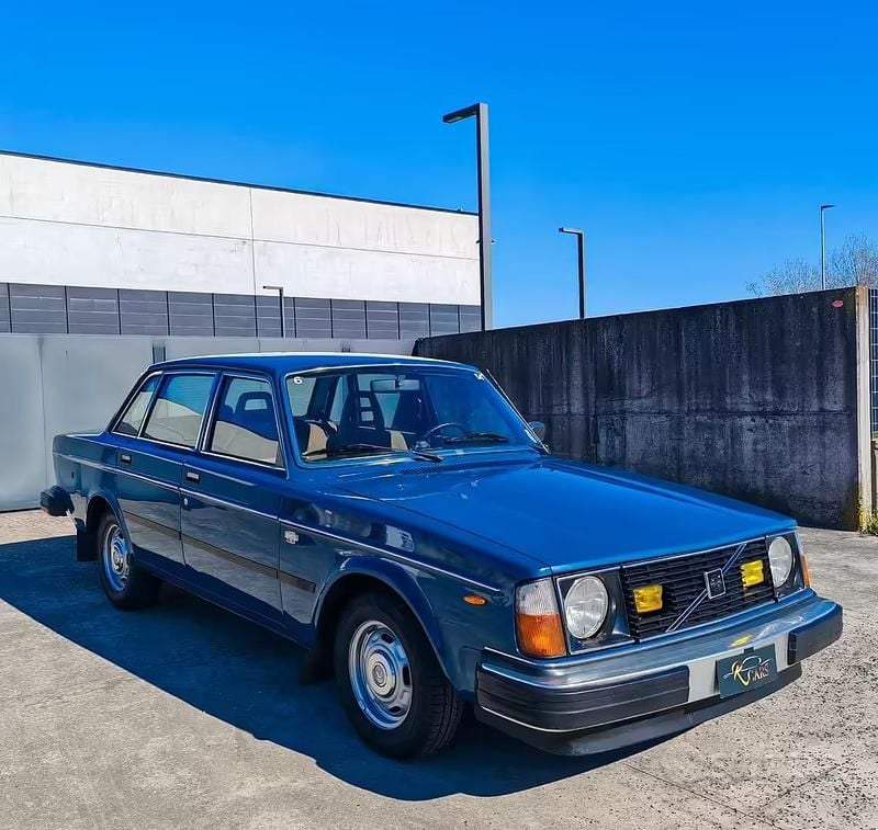 Usata Volvo 244 106 CV (77 kW) 1970 Blu Berlina