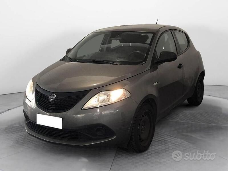 Bianco Usata 2018 Lancia Ypsilon Silver Due volumi | 7900 € (Buon prezzo) - Immagine 1/2
