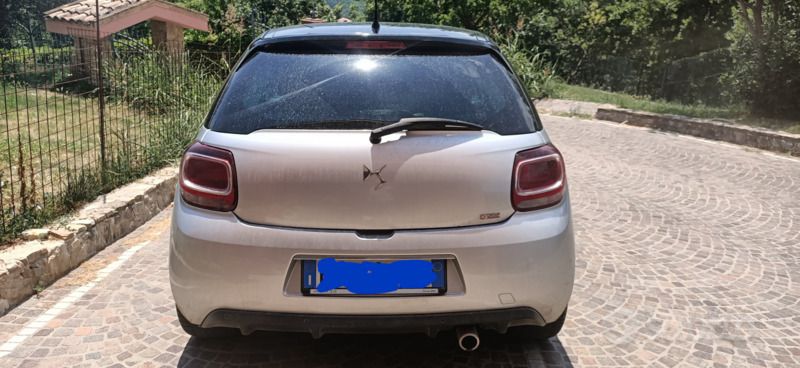 Usata DS Automobiles DS3 Sport Chic 100 CV (73 kW) 2016 Grigio Utilitaria