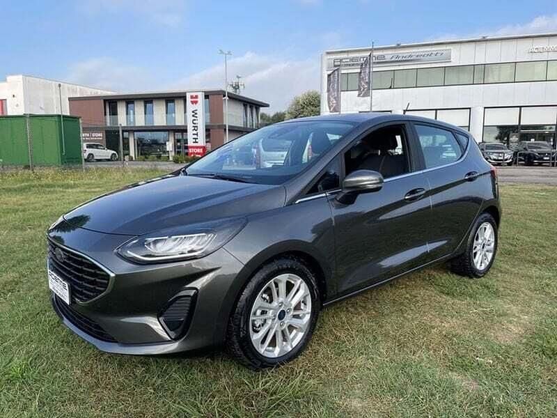 Usata Ford Fiesta Titanium 99 CV (72 kW) 2022 Gray Utilitaria
